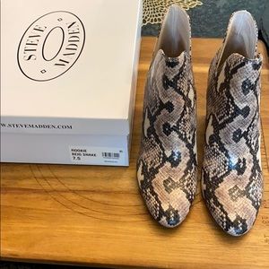 Steve Madden Rookie Beige Snakeskin Bootie